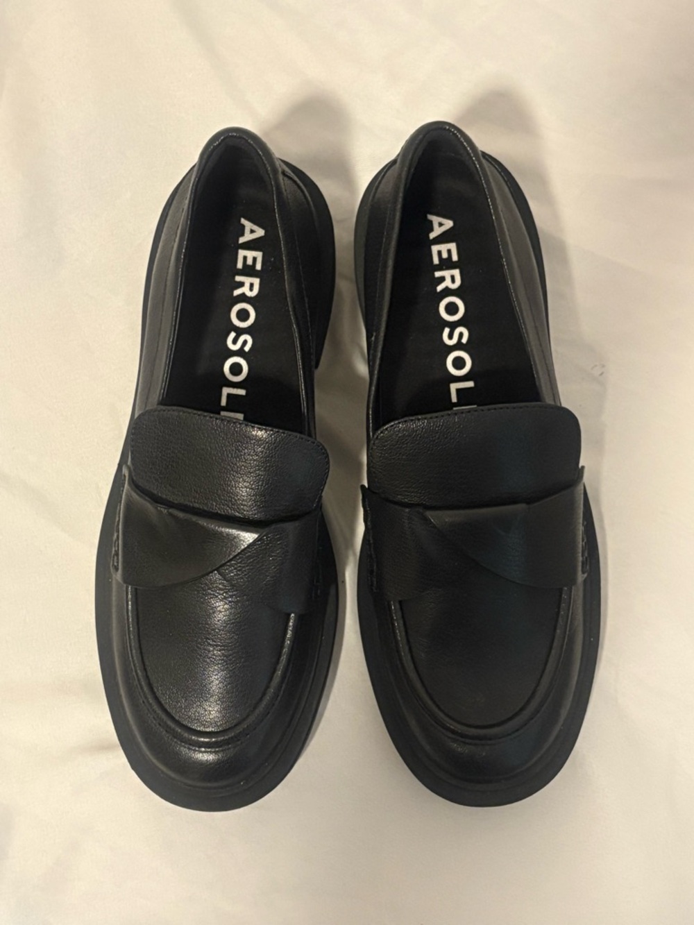 AEROSOLES Black Leather Penny Loafers